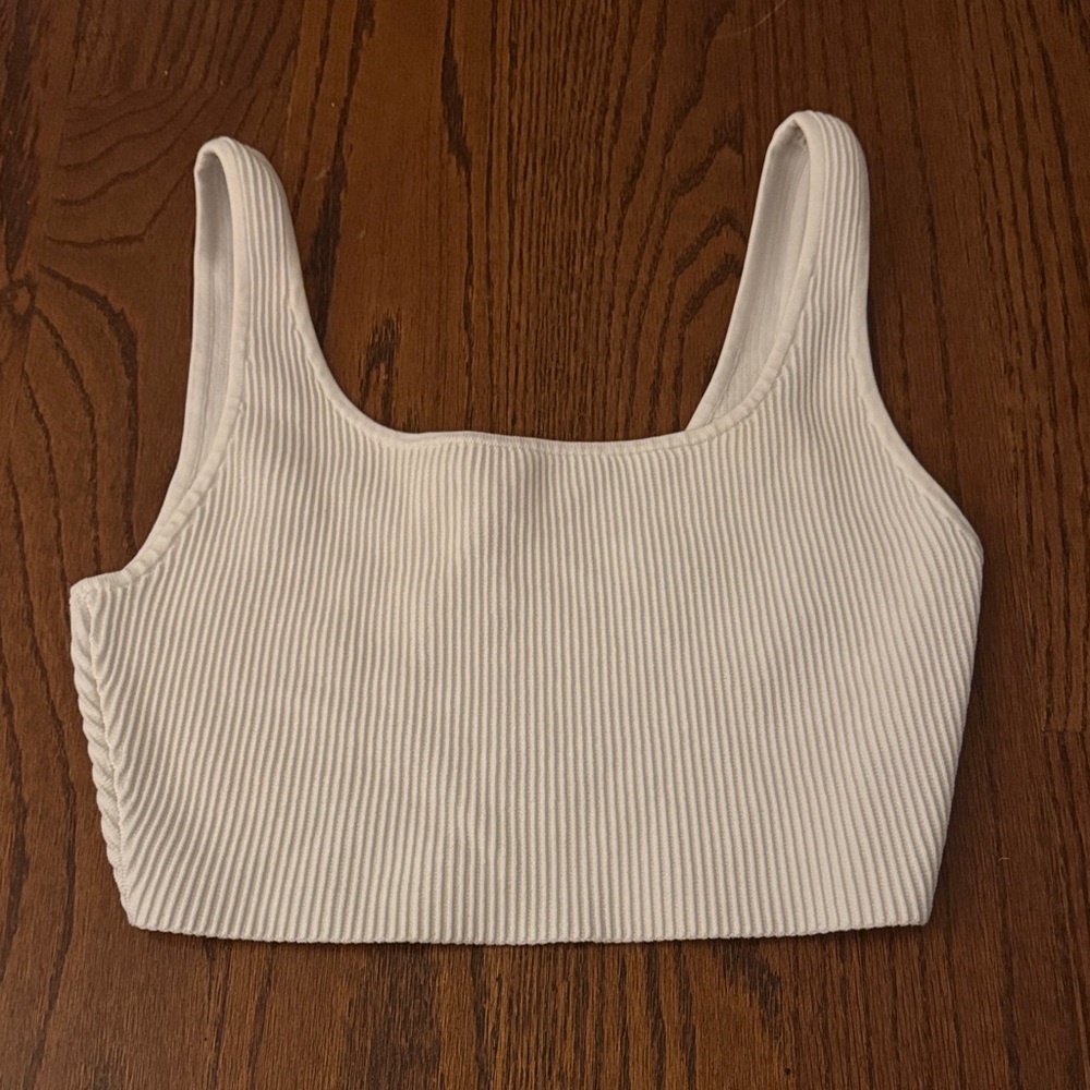 Aritzia cropped white tank